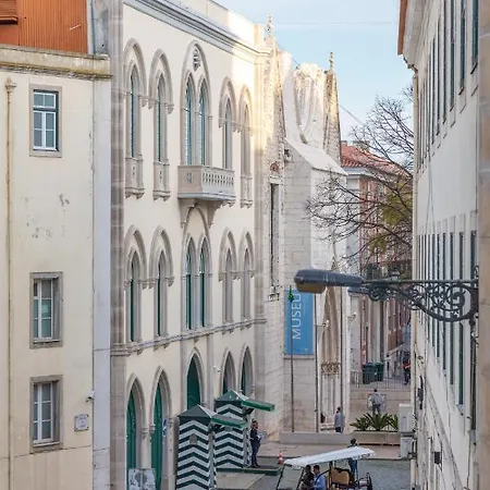 Comtesse Lisbonne
